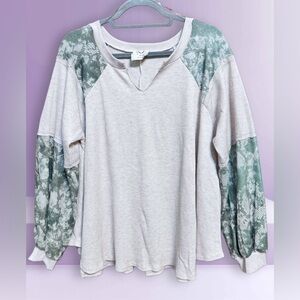 Over Sized Fantastic Fawn Sage and Cream Long Sleeve Top NWOT size Medium